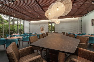 Vertical Blind Systems, SG 2950, Multi Visio, Room shot "Oona the Restaurant", Frutigen, Switzerland, Vertical Waves