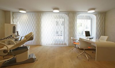 Lamelgardiner, SG 2950, Multi Shadow, Doctor's Office, Zug, Switzerland, Vertical Waves